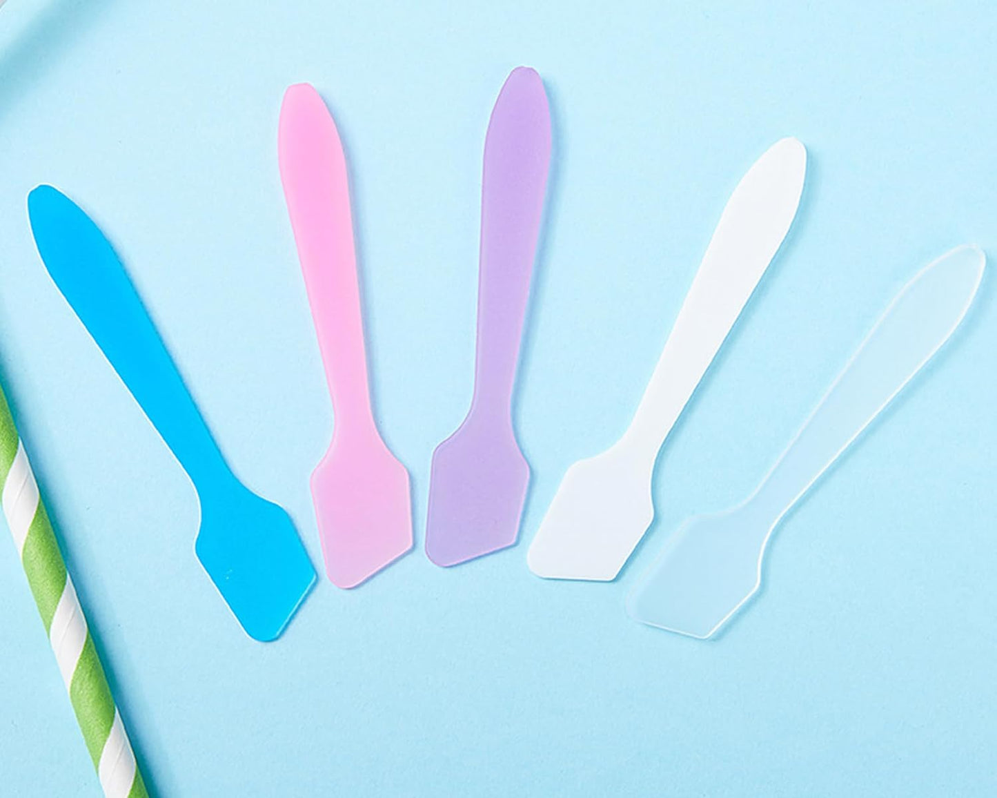 100 Pack 3.2 Inch Cosmetic Spatulas/Small Plastic Spatula for Cosmetics, Creams, Crafts/Makeup Spatula/Multipurpose Mini Applicator for Mixing Cream, Skincare, or Scraping Jars/Random Color