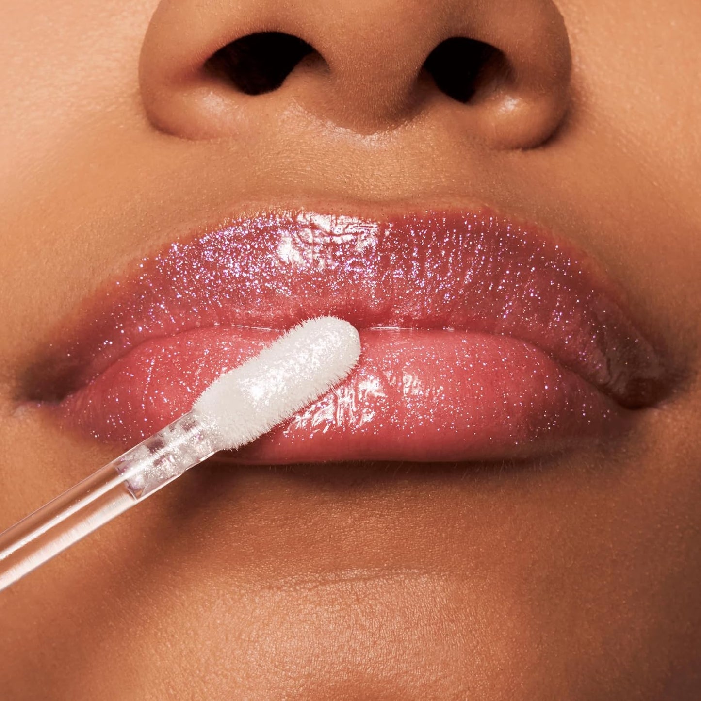 essence | Meta Glow Multi-Reflective Lip Gloss | Iridescent Shimmer, Holographic, Non-Sticky & Comfortable | Vegan & Cruelty Free (01 | Cyber Space)