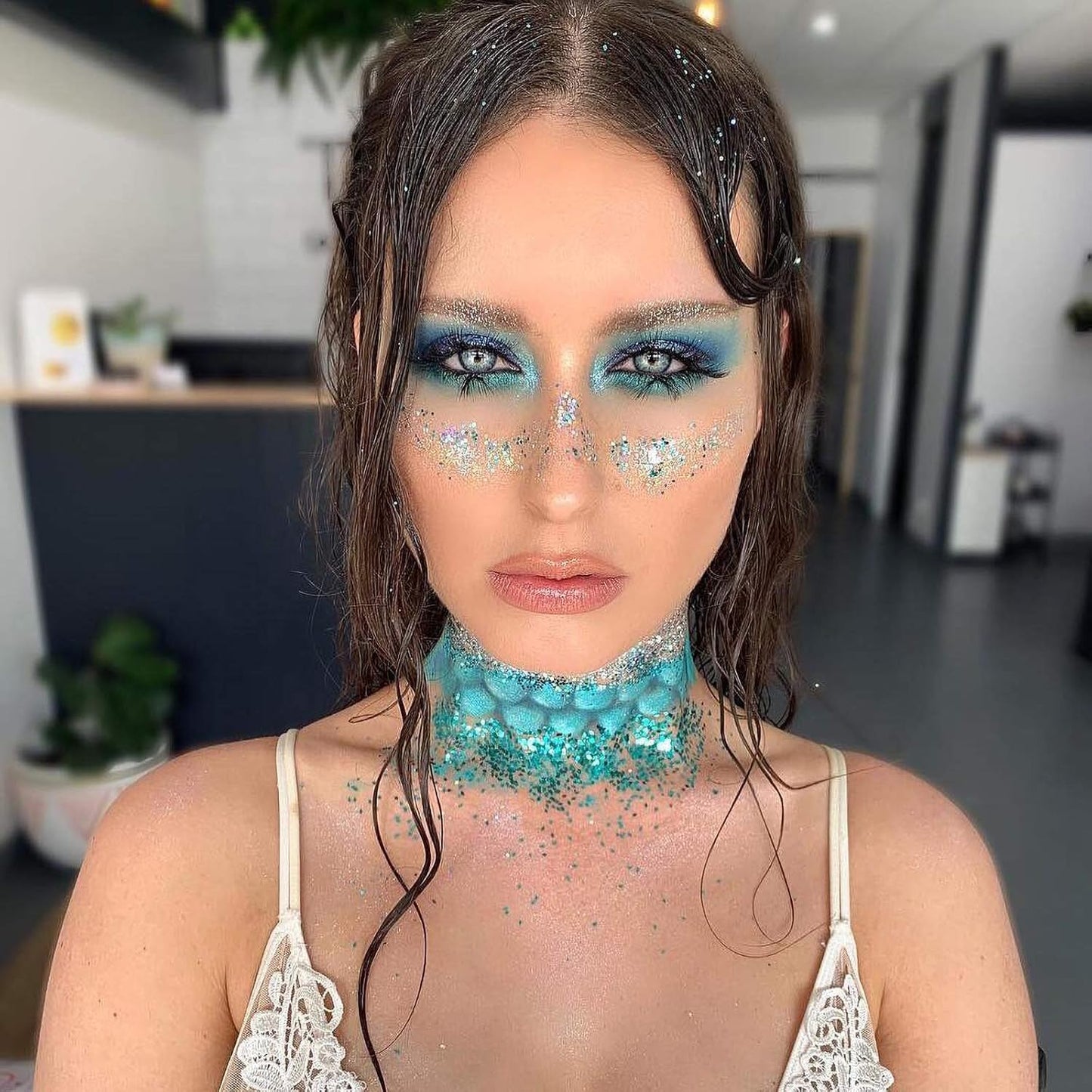 24 Shades Eyeshadow Palette -Festive Luxury Vibrant Bold Full-Color Pigment Long Lasting Matte Shimmer Eye shadow Palette (Bondi)